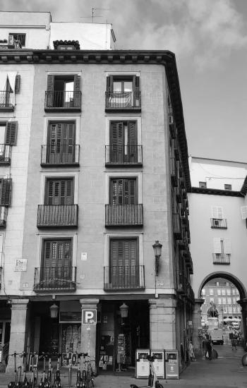 REHABILITACIÓN DE VIVIENDAS E INSTALACIÓN DE ASCENSOR DE EDIFICIO EN PLAZA DE LA PROVINCIA - MADRID - EN PROCESO